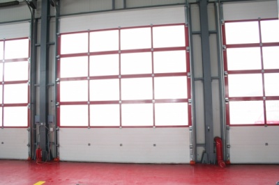 USI DE GARAJ INDUSTRIALE CU 2,3,4 PANOURI VITRATE